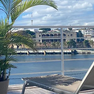 Apartamento Frente A La Zona Colonial, 