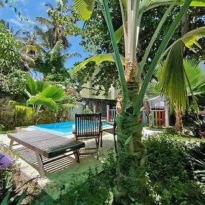 Inn Riviera Eco Travelers ***